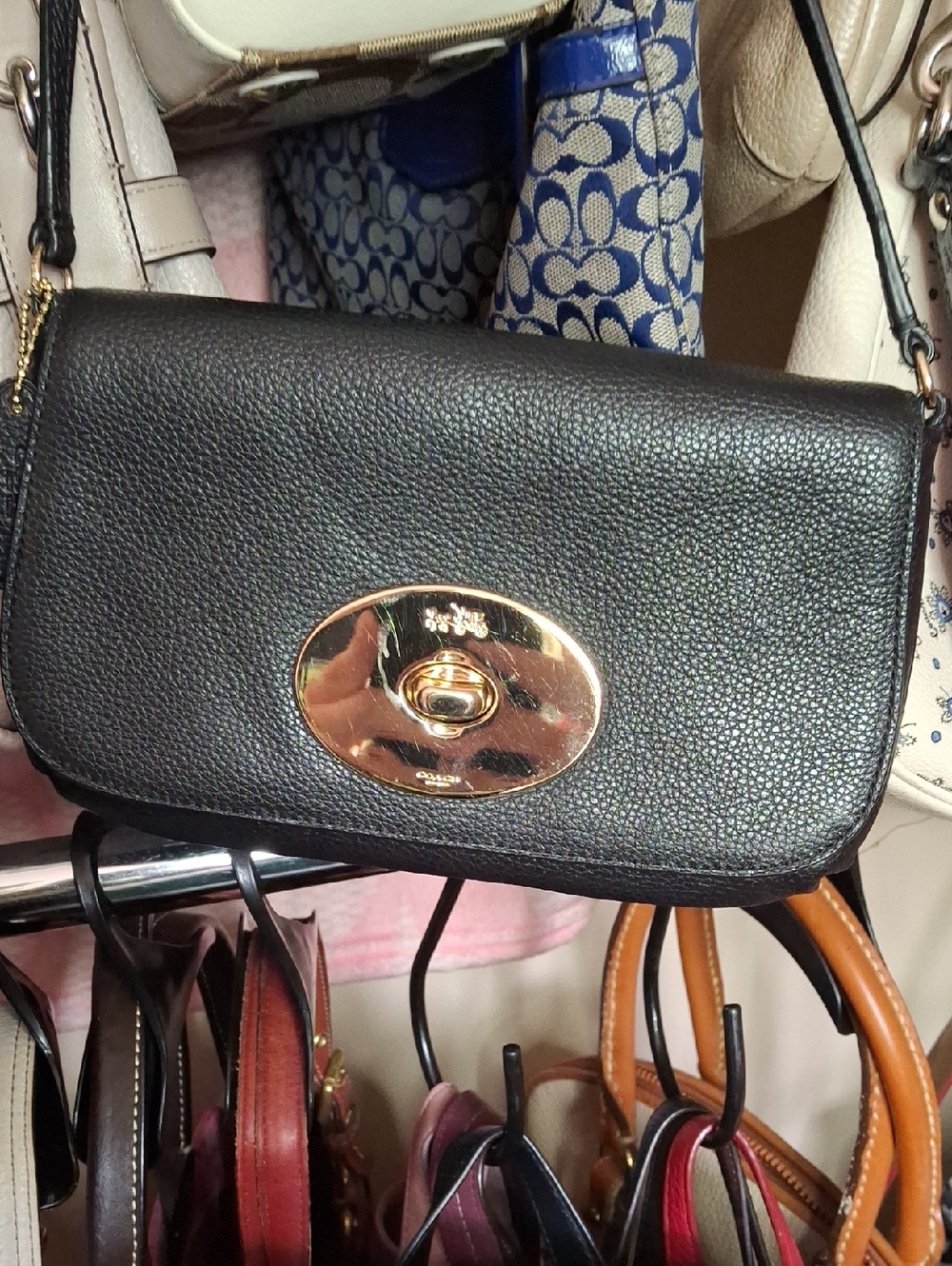 EUC COACH NY BLACK LEATHER SMALL CROSSBODY TURNLOCK